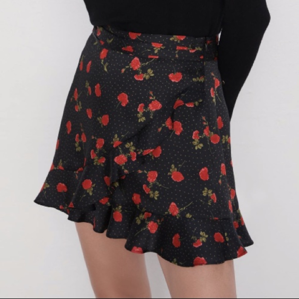 NEW!!! Zara Ruffled Rose 🌹 Print Skort - Picture 3 of 14